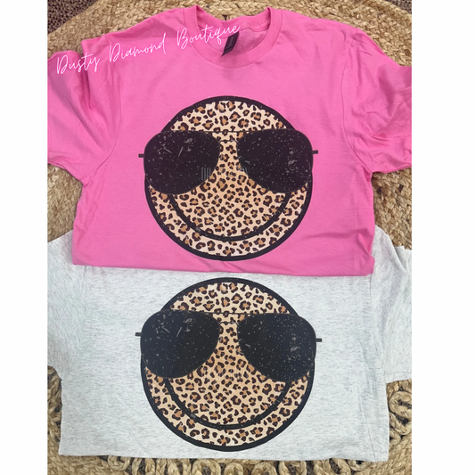 Leopard Smiley Sunglasses Gildian T shirt