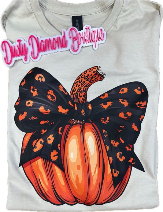 Pumpkin with Cheetah Bow Cream Gildian T shirt